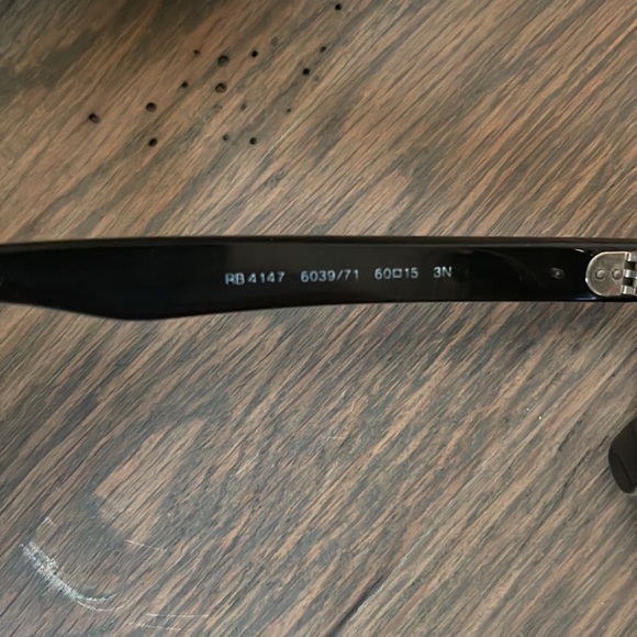 Black Ray-Ban Sunglasses - Picture 6 of 13